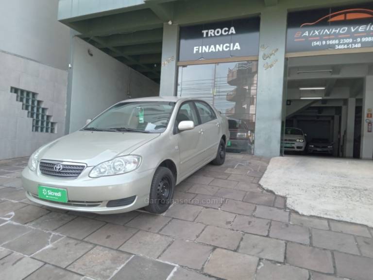 TOYOTA - COROLLA - 2005/2006 - Dourada - Sob Consulta