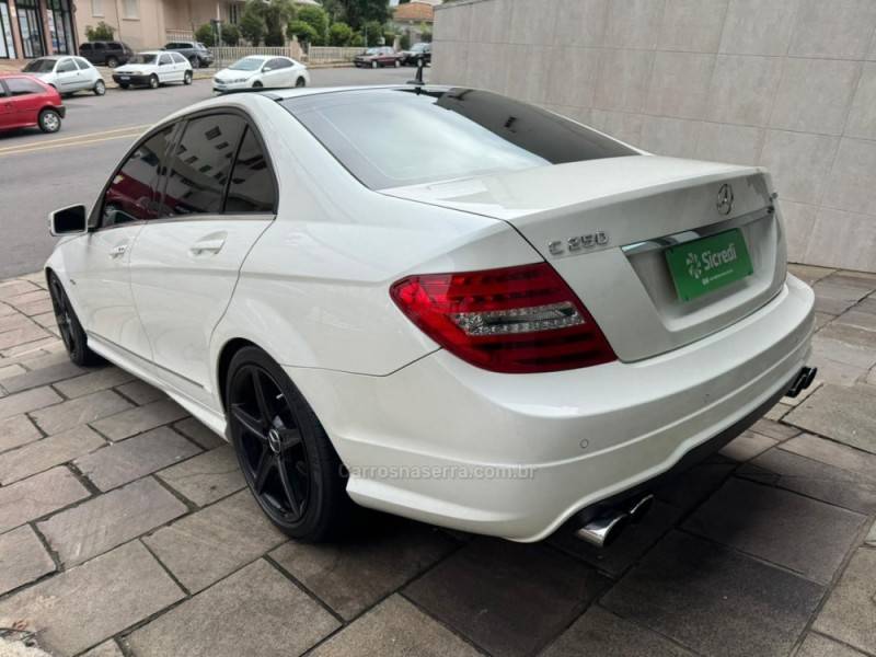 MERCEDES-BENZ - C 250 - 2012/2012 - Branca - R$ 84.900,00