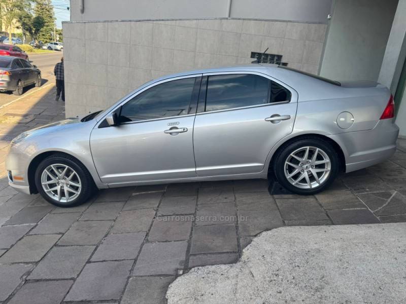 FORD - FUSION - 2010/2010 - Prata - R$ 47.900,00