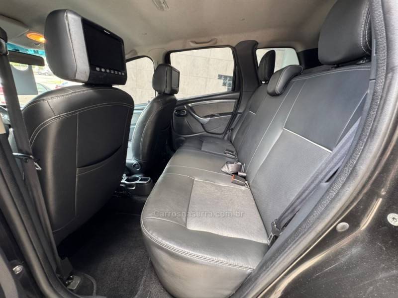 RENAULT - DUSTER - 2013/2014 - Preta - R$ 53.900,00
