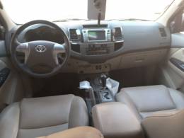 TOYOTA - HILUX SW4 - 2012/2013 - Branca - Sob Consulta