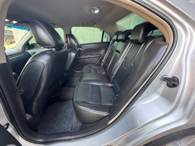 FORD - FUSION - 2010/2010 - Prata - R$ 47.900,00