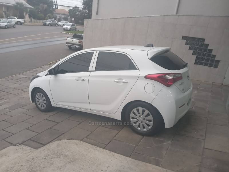 HYUNDAI - HB20 - 2012/2013 - Branca - R$ 41.900,00