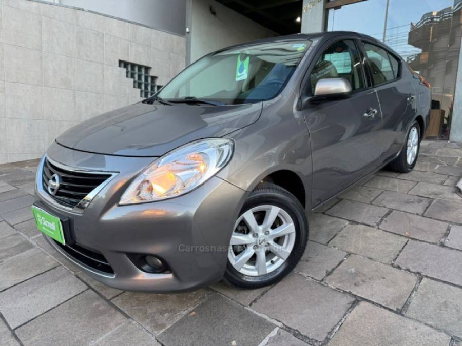 NISSAN - VERSA - 2014/2014 - Cinza - R$ 43.900,00