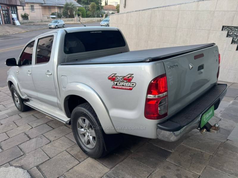 TOYOTA - HILUX - 2013/2013 - Prata - Sob Consulta