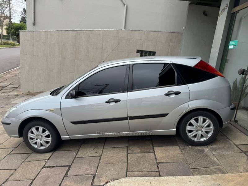 FORD - FOCUS - 2008/2008 - Prata - R$ 29.900,00