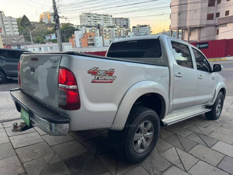 TOYOTA - HILUX - 2013/2013 - Prata - Sob Consulta