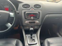 FORD - FOCUS - 2009/2009 - Dourada - R$ 48.000,00