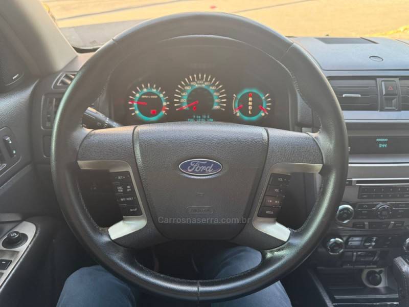 FORD - FUSION - 2010/2010 - Prata - R$ 47.900,00