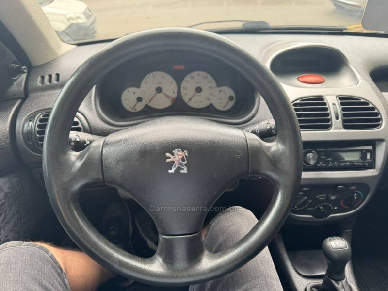 PEUGEOT - 206 - 2002/2002 - Prata - Sob Consulta