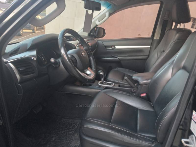 TOYOTA - HILUX - 2016/2016 - Preta - Sob Consulta