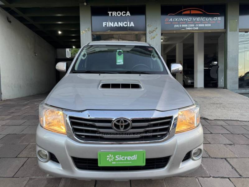 TOYOTA - HILUX - 2013/2013 - Prata - Sob Consulta