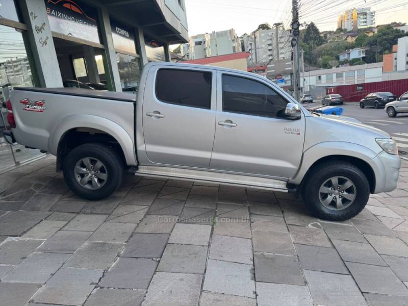 TOYOTA - HILUX - 2013/2013 - Prata - Sob Consulta