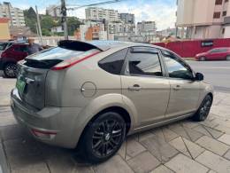 FORD - FOCUS - 2009/2009 - Dourada - R$ 47.900,00