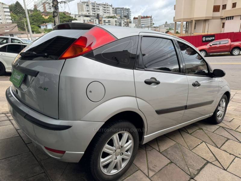 FORD - FOCUS - 2008/2008 - Prata - R$ 29.900,00