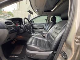 FORD - FOCUS - 2009/2009 - Dourada - R$ 47.900,00
