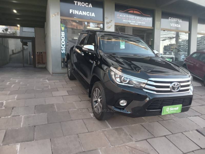 TOYOTA - HILUX - 2016/2016 - Preta - Sob Consulta