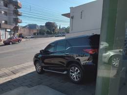 TOYOTA - HILUX SW4 - 2017/2017 - Preta - Sob Consulta