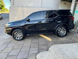 TOYOTA - HILUX SW4 - 2020/2020 - Preta - Sob Consulta