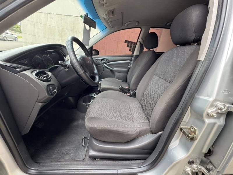FORD - FOCUS - 2008/2008 - Prata - R$ 29.900,00