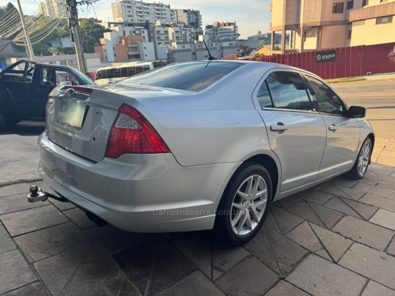 FORD - FUSION - 2010/2010 - Prata - R$ 47.900,00