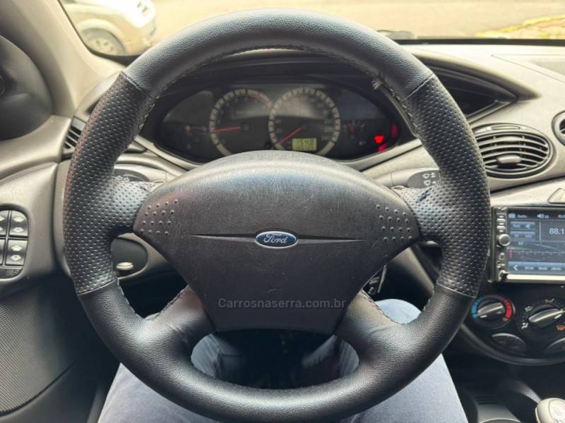 FORD - FOCUS - 2008/2008 - Prata - R$ 29.900,00