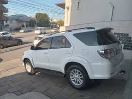 TOYOTA - HILUX SW4 - 2012/2013 - Branca - Sob Consulta