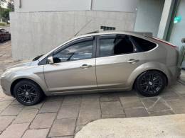 FORD - FOCUS - 2009/2009 - Dourada - R$ 48.000,00
