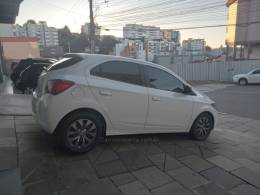CHEVROLET - ONIX - 2021/2022 - Branca - R$ 59.800,00