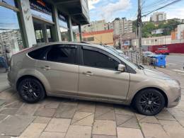 FORD - FOCUS - 2009/2009 - Dourada - R$ 47.900,00