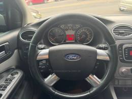 FORD - FOCUS - 2009/2009 - Dourada - R$ 48.000,00