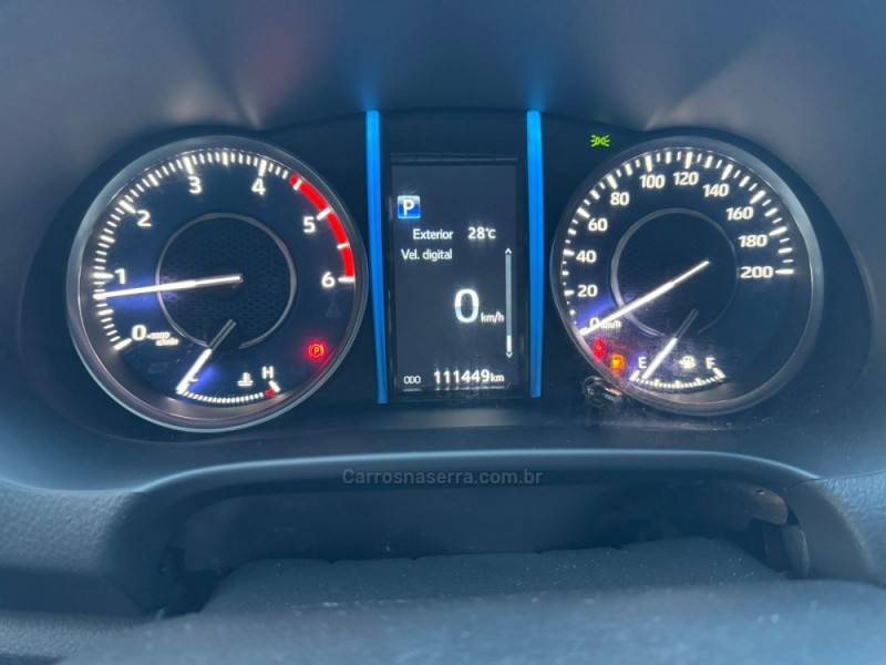 TOYOTA - HILUX SW4 - 2021/2021 - Branca - R$ 283.900,00