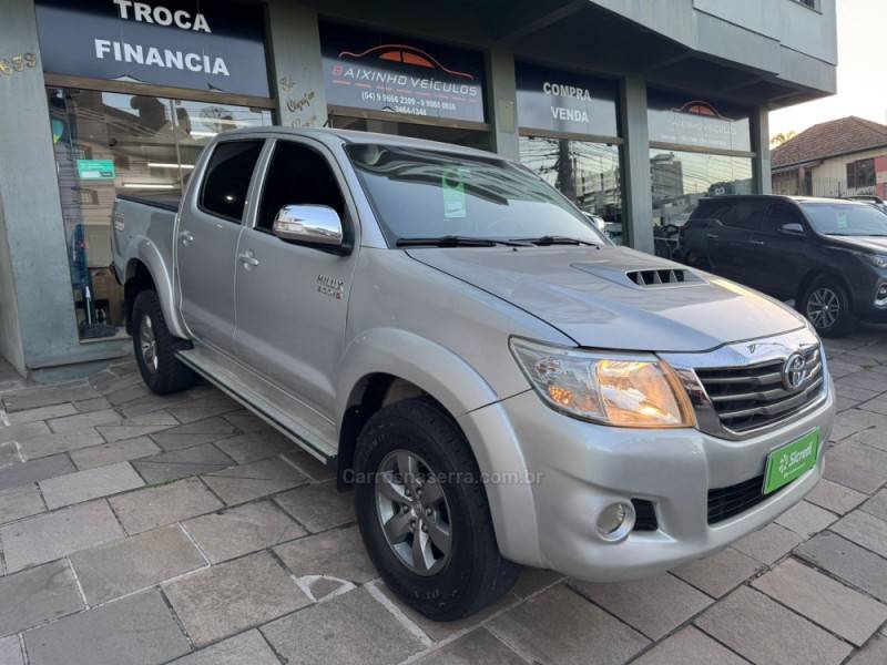 TOYOTA - HILUX - 2013/2013 - Prata - Sob Consulta